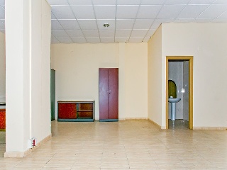 Local comercial en Av Torre de la Vila 50