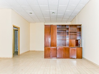 Local comercial en Av Torre de la Vila 54