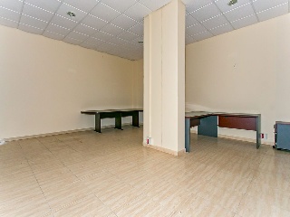Local comercial en Av Torre de la Vila 56