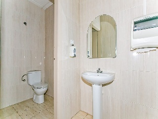 Local comercial en Av Torre de la Vila 59