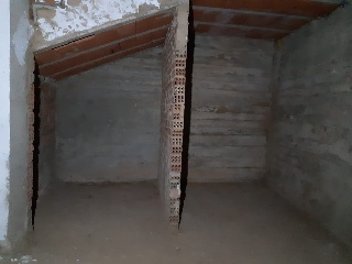 Locales en C/ Sant Tomàs 29