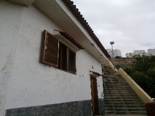 00074-0001 8
