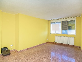Piso con garaje en Av Mudejar 45