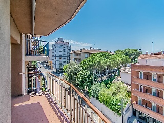 Piso en Av Salvador Dalí y Domenech, Figueres (Girona) 101