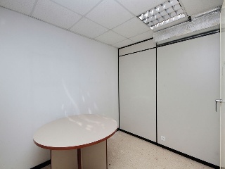 Local en C/ Mare de Deu de Montserrat, El Hospitalet de Llobregat (Barcelona) 46