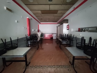Local en C/ Montseny, Girona 32