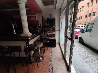 Local en C/ Montseny, Girona 33