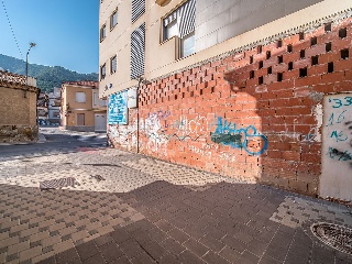 Local en C/ Saavedra Fajardo 84