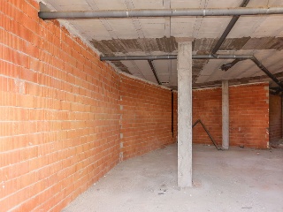 Locales en C/ Lo León 36