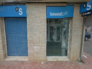 Local comercial en Av Ronda de la Estación 9