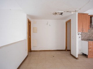 Locales y garajes en C/ Raval de Farigola 39