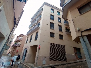 Locales y garajes en C/ Raval de Farigola 21