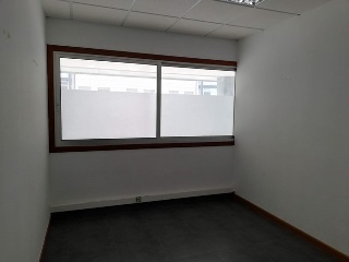 Oficina en As Teixugueiras 44