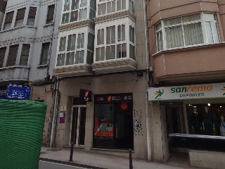 Piso en Avda Finisterre 3
