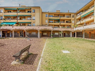 Pisos en C/ Francesc Mateu, Girona 53