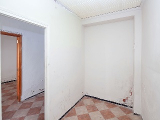 01637-0001 27