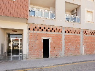 Locales en C/ Lo León 22