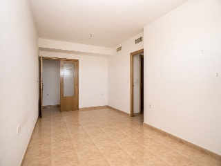 Piso con anejos en C/ Calderón de la Barca 24