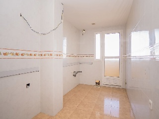 Piso con anejos en C/ Calderón de la Barca 26