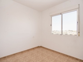 Piso con anejos en C/ Calderón de la Barca 31