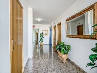 Piso con anejos en C/ Calderón de la Barca 40
