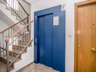 Piso con anejos en C/ Calderón de la Barca 42