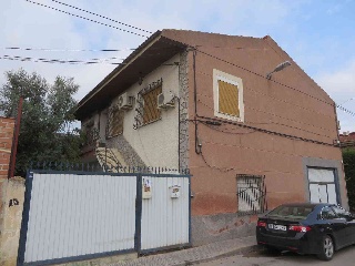 Vivienda y local en 	C/ Polideportivo, nº7 3