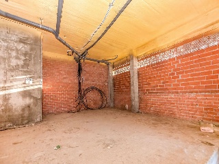 Locales en C/ Felipe Guillén 18