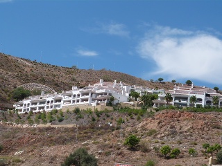 Vivienda, garaje y trastero en C/ Siete Colores, Rincón de la Victoria (Málaga) 2