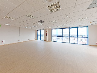Oficinas y garajes en C/ Arquitectura 22