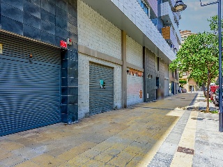 Local y Garajes en C/ Hermanos Bou 22