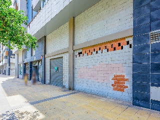 Local y Garajes en C/ Hermanos Bou 24