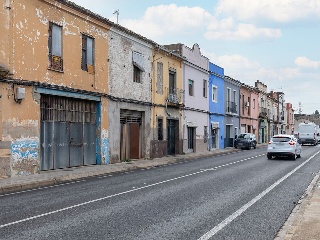 Casa en Av Carcaixent 28