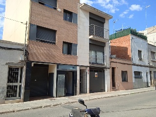 Local en venta en Terrassa de 137  m²