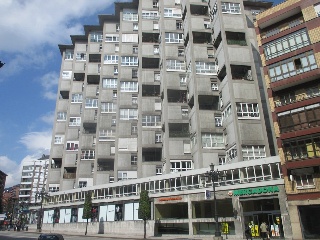 Piso en venta en Oviedo de 133  m²