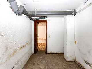 Local en C/ Francesc Layret - Cornellá de Llobregat - 23