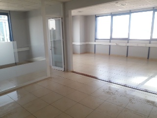Oficinas y plazas de garaje situadas en Sevilla 6