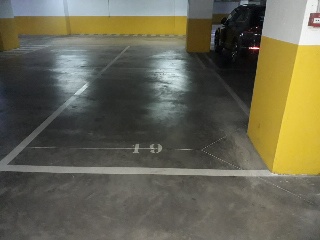 Oficinas y plazas de garaje situadas en Sevilla 12