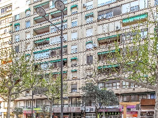 Local entresuelo en Avenida Teodomiro 19