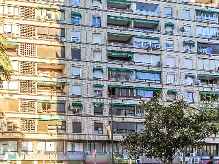 Local entresuelo en Avenida Teodomiro 20