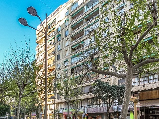 Local entresuelo en Avenida Teodomiro 25