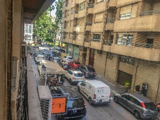 Local entresuelo en Avenida Teodomiro 30