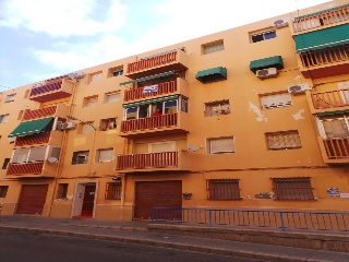 Piso en venta en Alicante de 73  m²