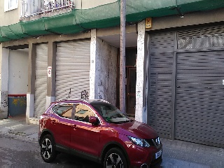 Local en C/ Bernat Metge 2