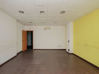 Local en C/ Aprestadora - Hospitalet de Llobregat - 4