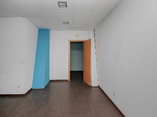 Local en C/ Aprestadora - Hospitalet de Llobregat - 7