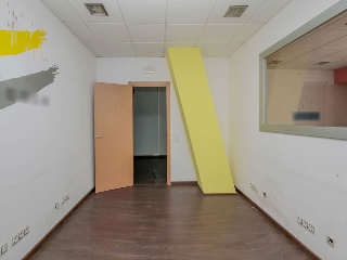 Local en C/ Aprestadora - Hospitalet de Llobregat - 12
