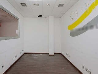 Local en C/ Aprestadora - Hospitalet de Llobregat - 13