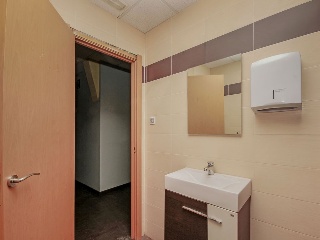 Local en C/ Aprestadora - Hospitalet de Llobregat - 17