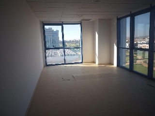Oficinas y plazas de garaje situadas en Sevilla 5